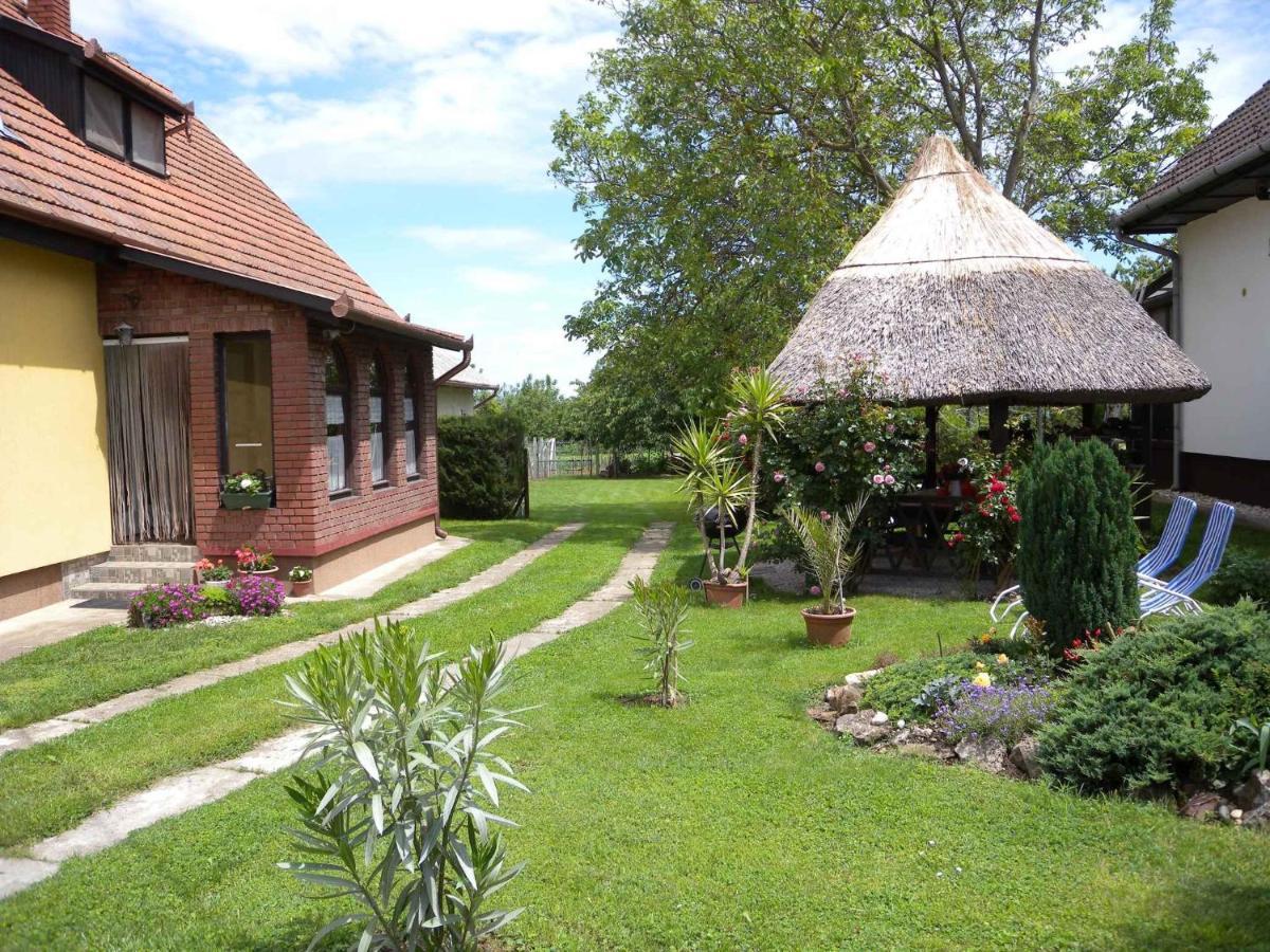 Apartment Balatonbereny 4 Exterior photo