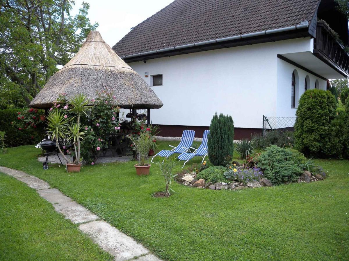 Apartment Balatonbereny 4 Exterior photo