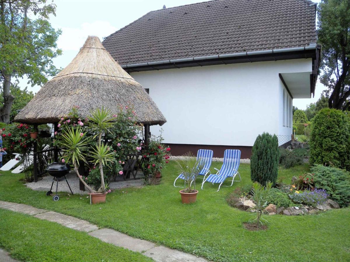 Apartment Balatonbereny 4 Exterior photo