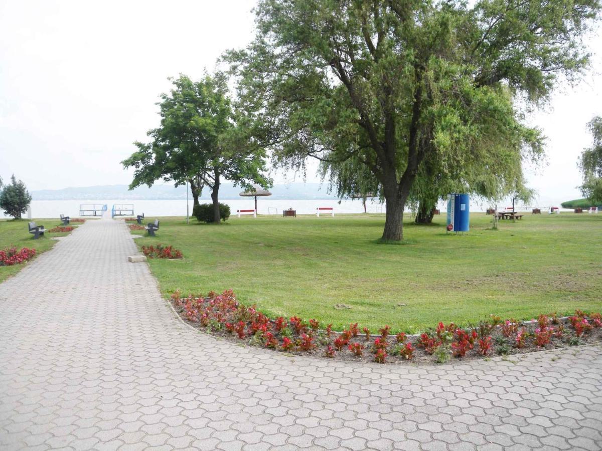 Apartment Balatonbereny 4 Exterior photo